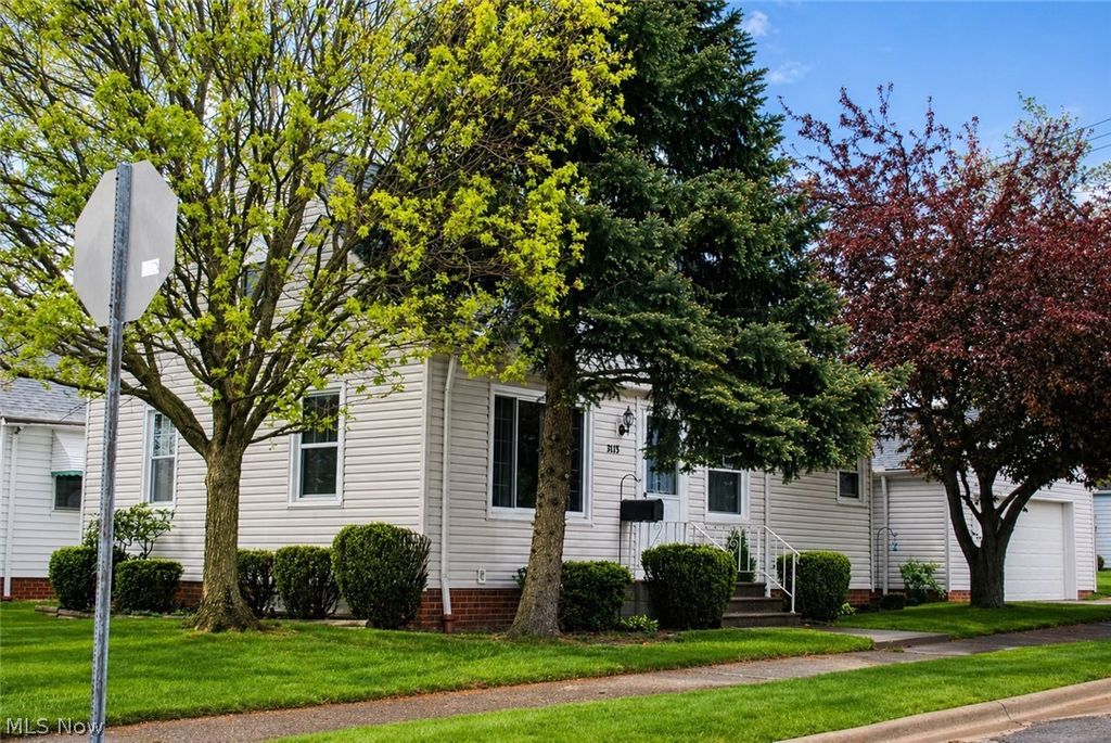 Photo of 3435 Center Drive, Parma, OH 44134 (MLS # 5205448)