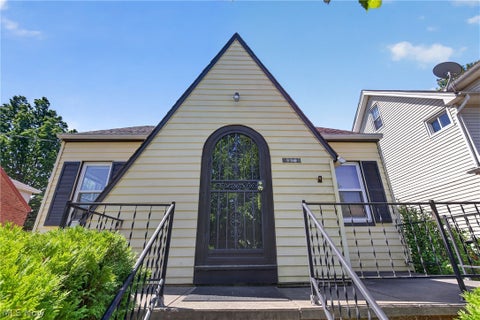 Tiny photo for 19508 Kildeer Avenue, Cleveland, OH 44119 (MLS # 5220782)