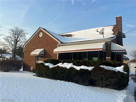 Homes For Sale - 2328 Connecticut Avenue<br/> Youngstown, OH 44509