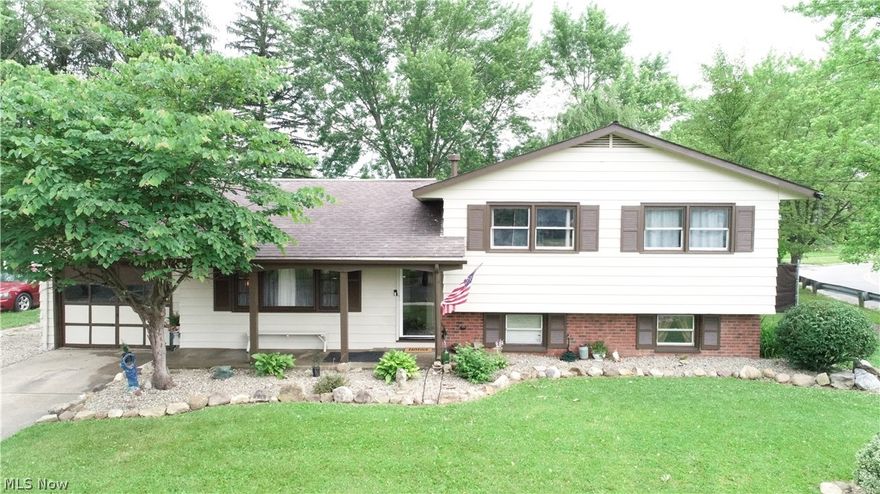 Must see this darling 3 bedroom, 1-1/2 baths, open floor plan, hardwood floors, many updates, living room and family room, attached 1 car garage, large fenced yard.