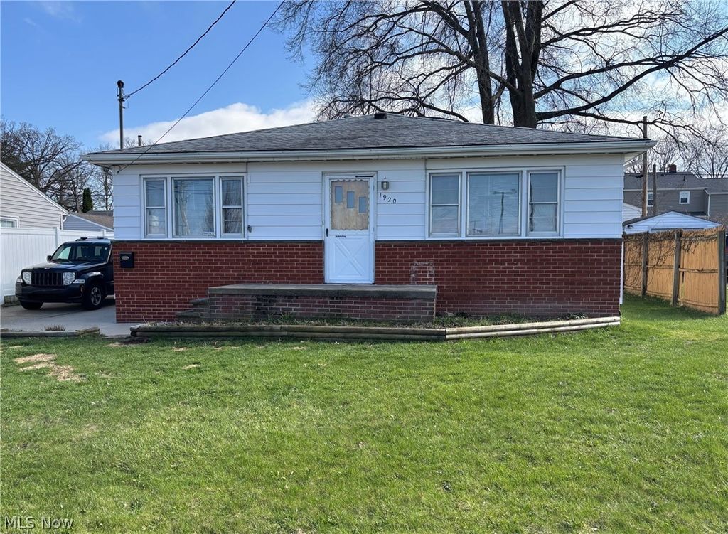 Photo of 1920 Schiller Avenue, Cuyahoga Falls, OH 44223 (MLS # 5197194)