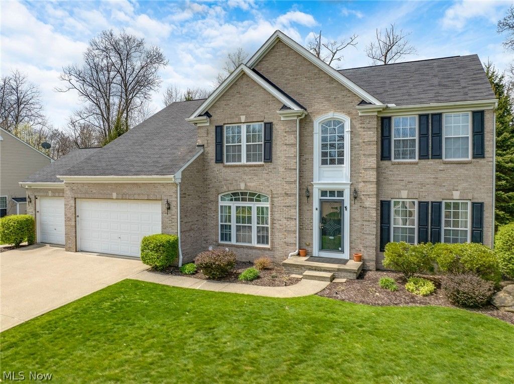 Photo of 9308 Ashcroft Lane, Twinsburg, OH 44087 (MLS # 5200238)