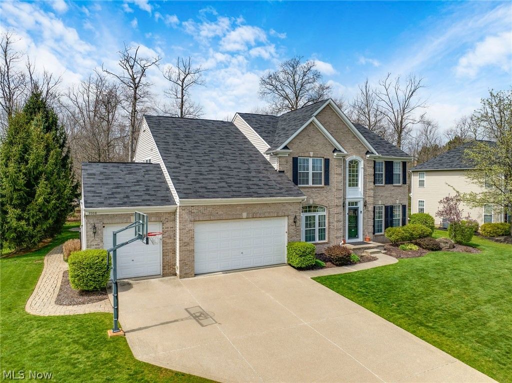 Photo of 9308 Ashcroft Lane, Twinsburg, OH 44087 (MLS # 5200238)