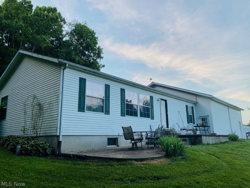 Manufactured home on 1.1 acres