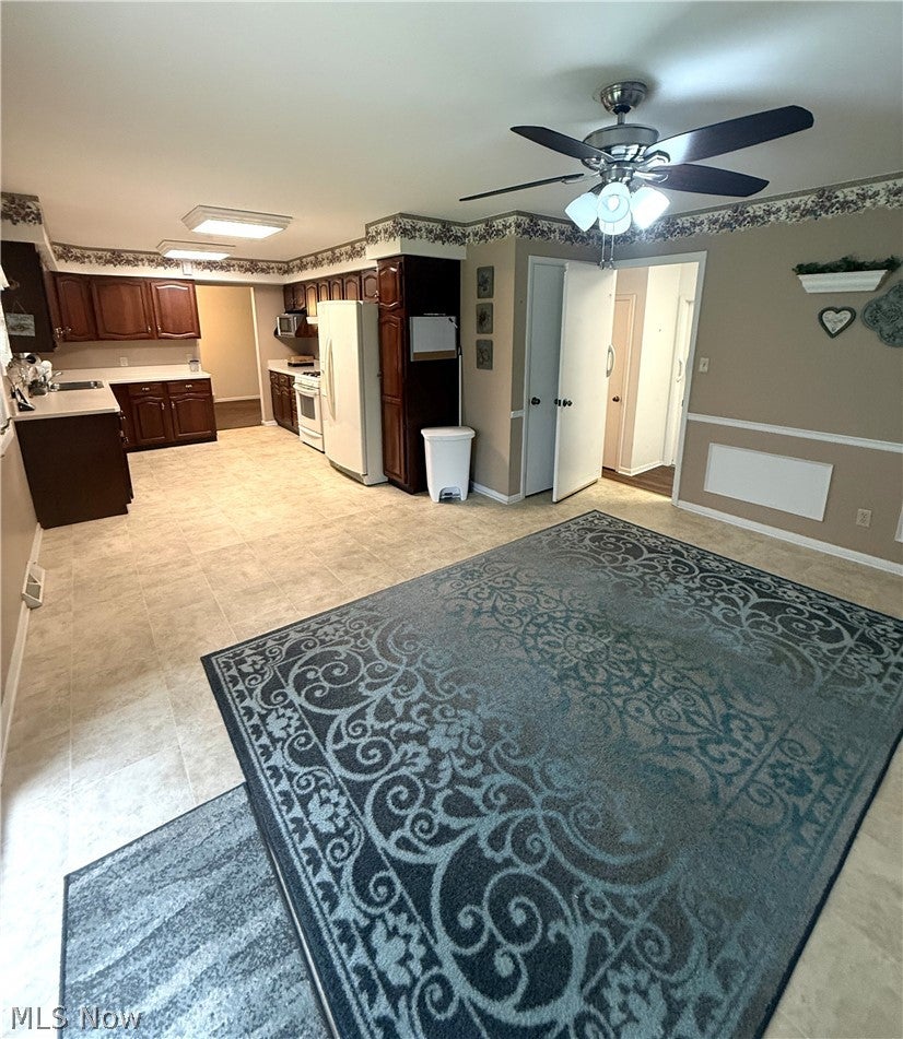 549 N Skyline Drive
