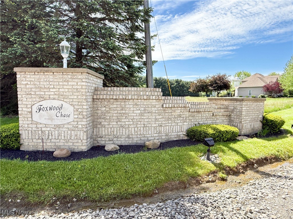 Foxwood Chase 01 - Land