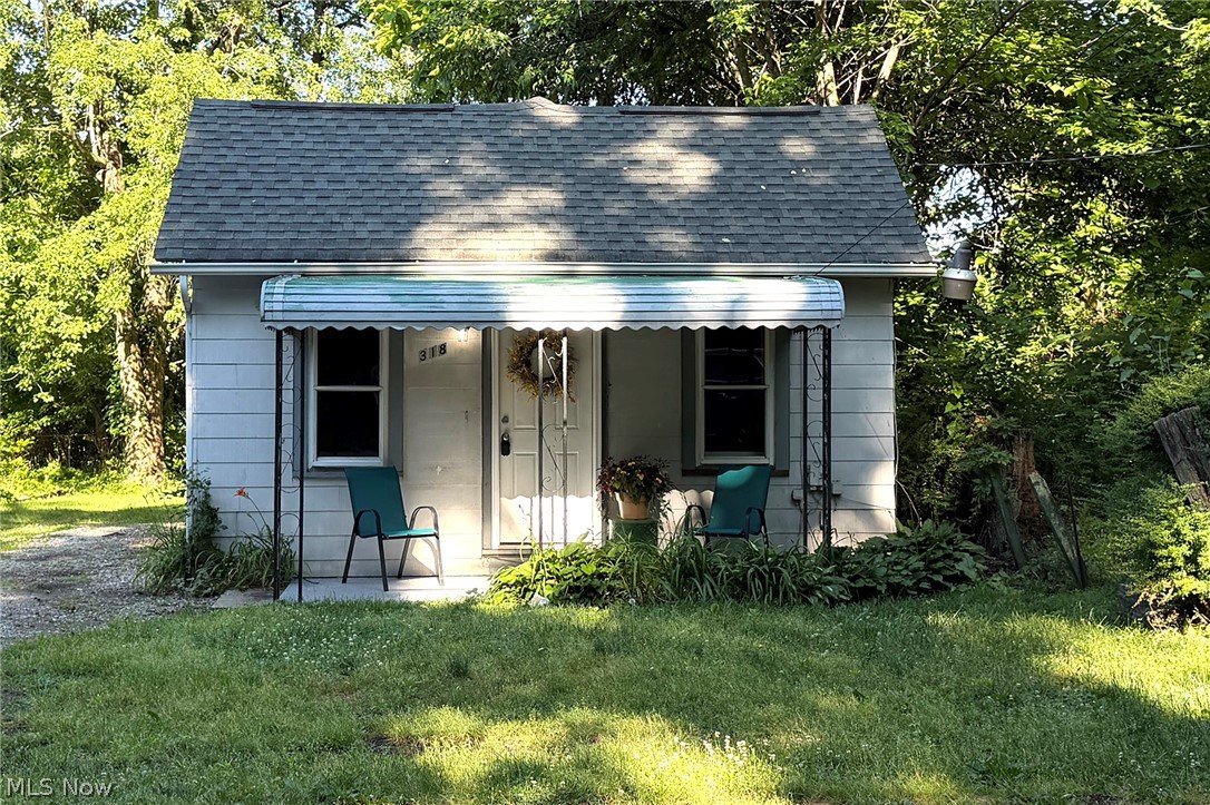 Photo 1 of 17 — 318 Joseph Avenue, Barberton, OH 44203