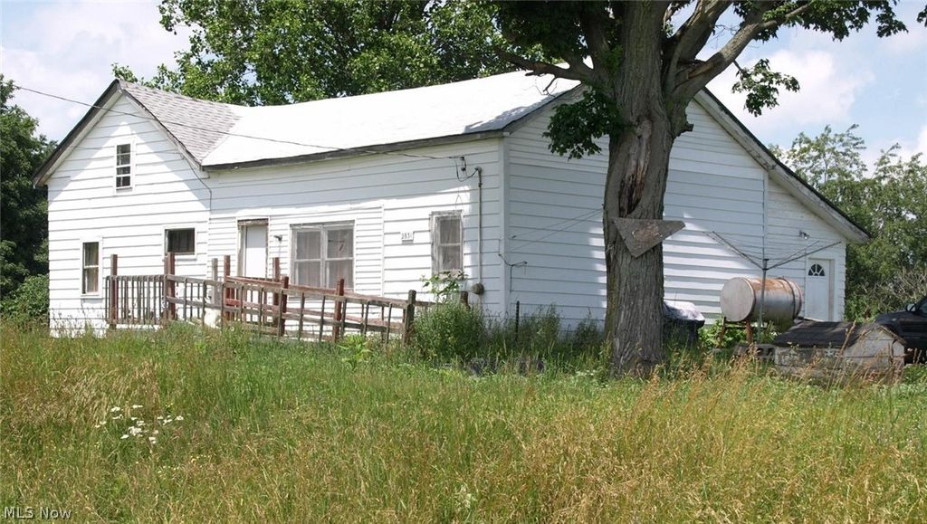 Photo of 2831 S Denmark Road, Dorset, OH 44032 (MLS # 5187729)