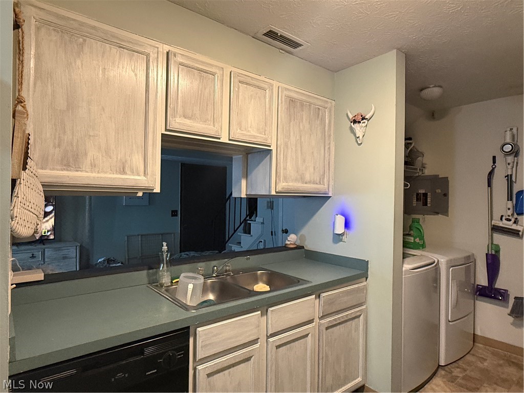 Middle Ridge Condo - Residential