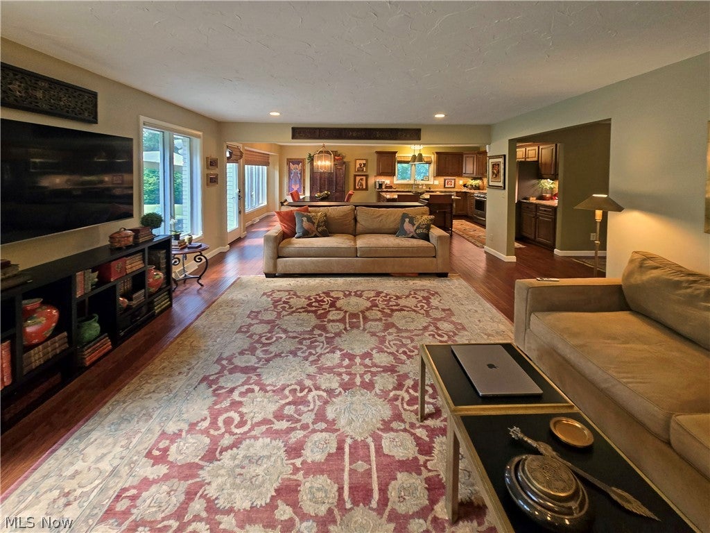 3582 Canterbury Road