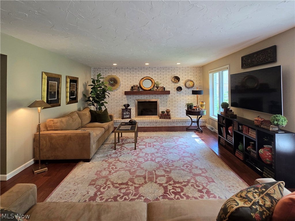 3582 Canterbury Road