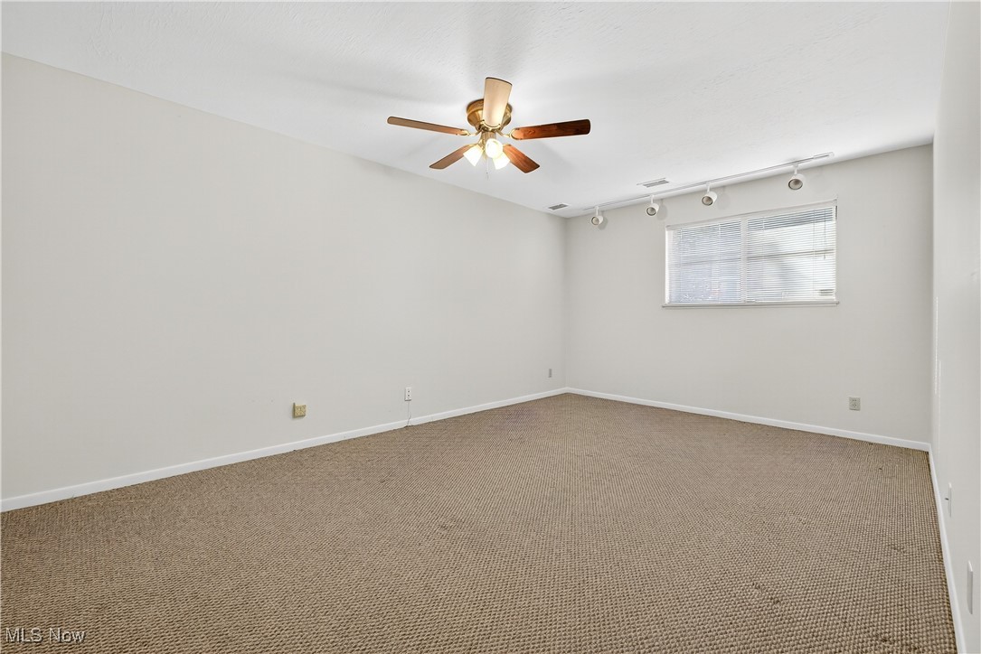 Oak Knolls Condo - Residential