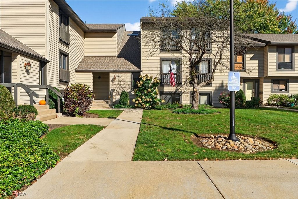 Photo of 6280 Greenwood Parkway #202, Sagamore Hills, OH 44067 (MLS # 5163624)