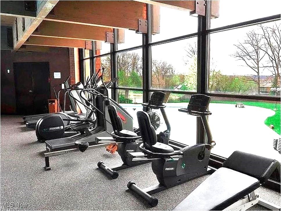 Oak Knolls Condo - Residential