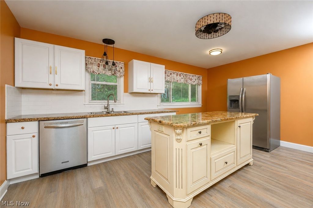 Photo of 1279 Chippewa Avenue, Akron, OH 44305 (MLS # 5217561)