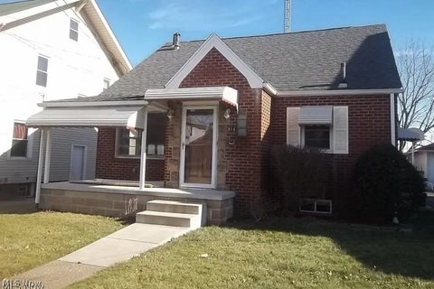 Homes For Sale - 914 Clarendon Avenue<br/> Canton, OH 44708