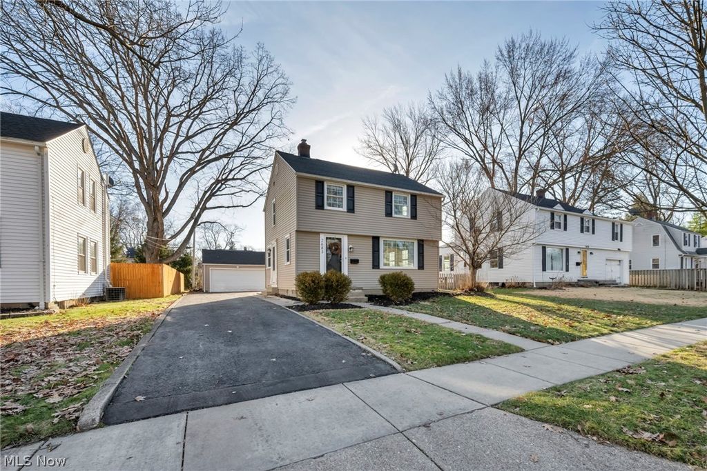 Photo of 2683 Owaisa Road, Cuyahoga Falls, OH 44221 (MLS # 5190770)