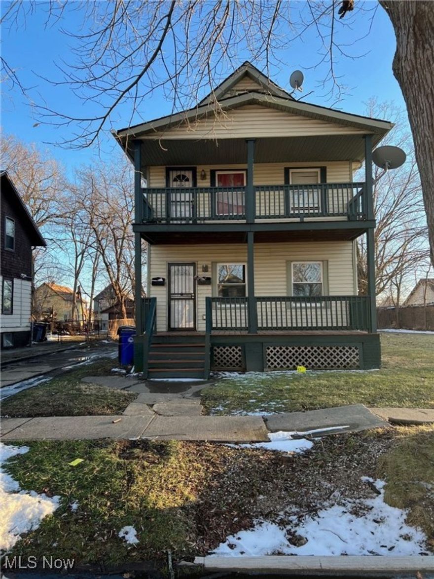 Fully Occupied Investment Property!!!  Great investment property recently remodeled and now rented! Turnkey investment to start or grow an investment portfolio. Excellent cash flow! Located close to public transportation and with ample parking, this single family home is ready for it's next owner.