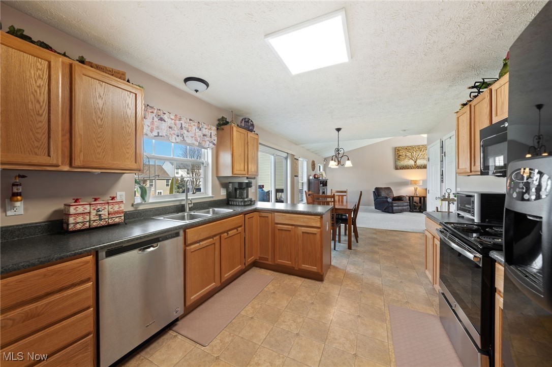 38044 Edge Meadow Court, North Ridgeville, Ohio image 13
