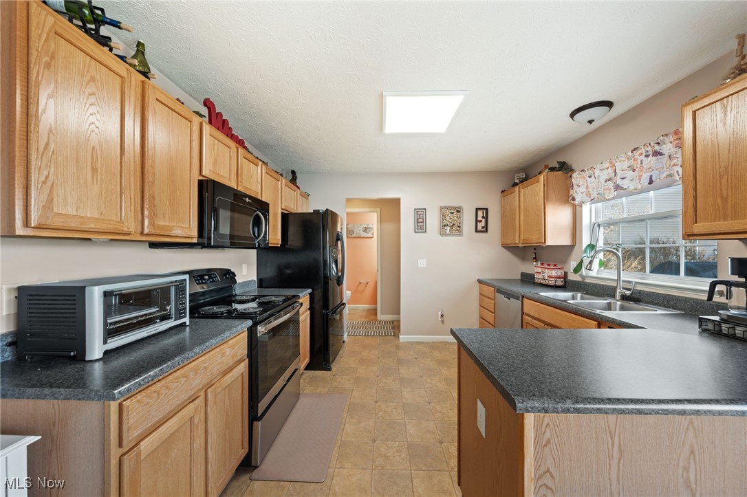 38044 Edge Meadow Court, North Ridgeville, Ohio image 12