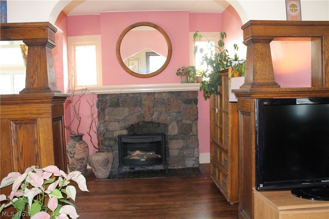 Genek Realty Companys - Residential