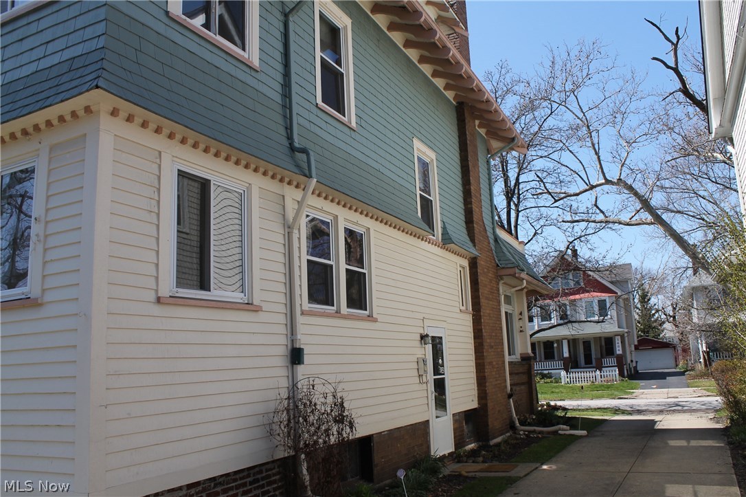 Genek Realty Companys - Residential