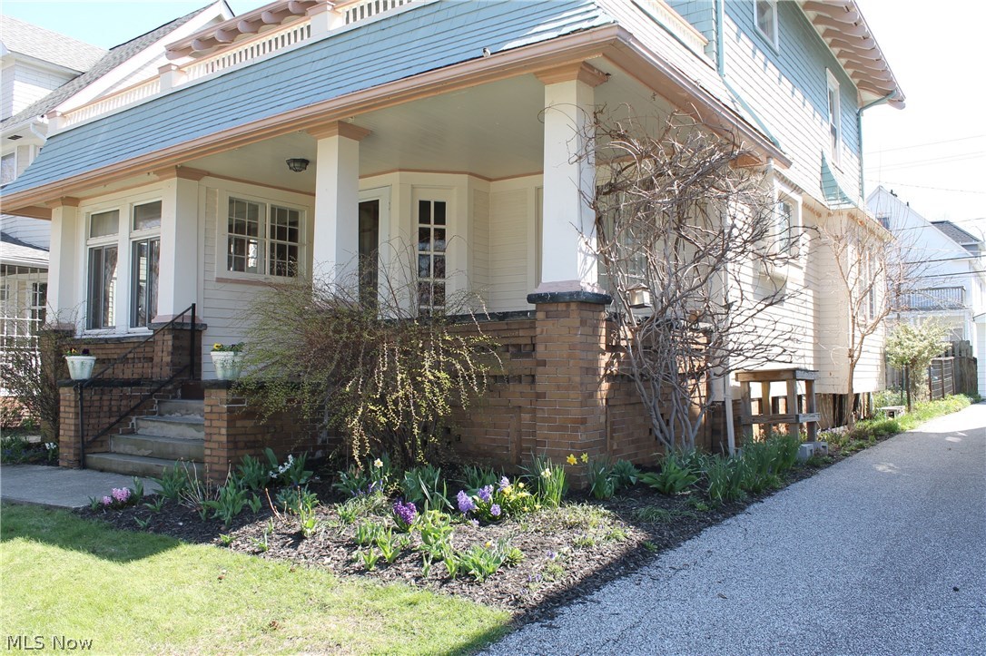 Genek Realty Companys - Residential