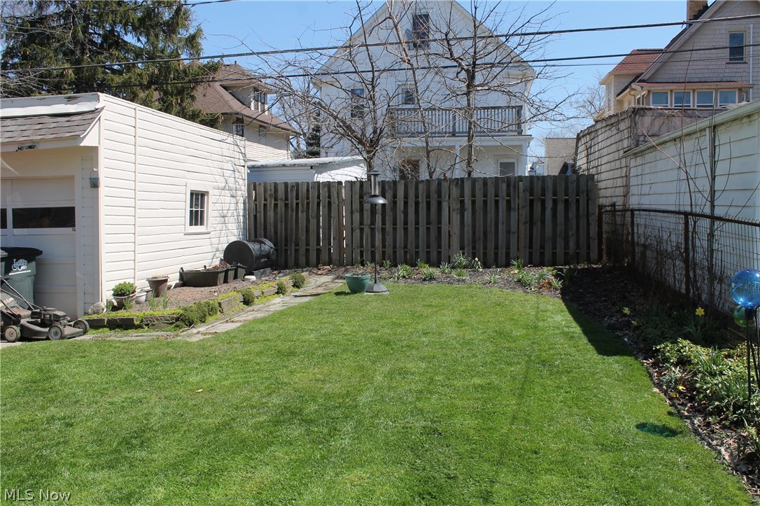 Genek Realty Companys - Residential