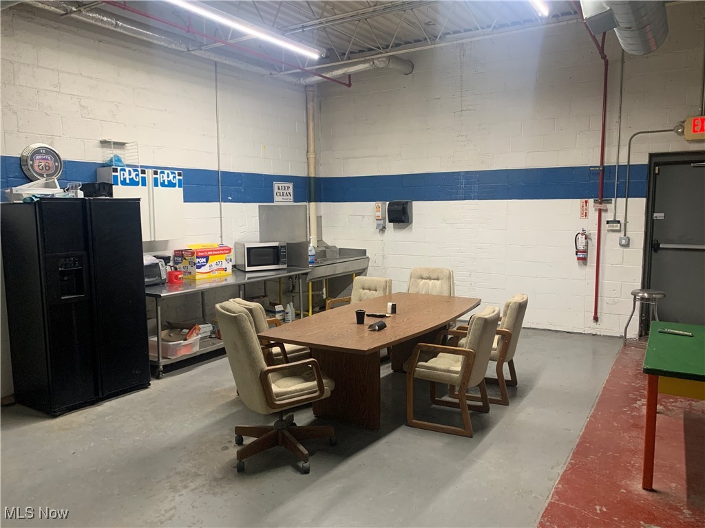 Worthy-Helwick Cos Mapleboro - Commercial Sale