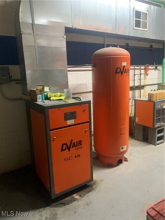 Worthy-Helwick Cos Mapleboro - Commercial Sale