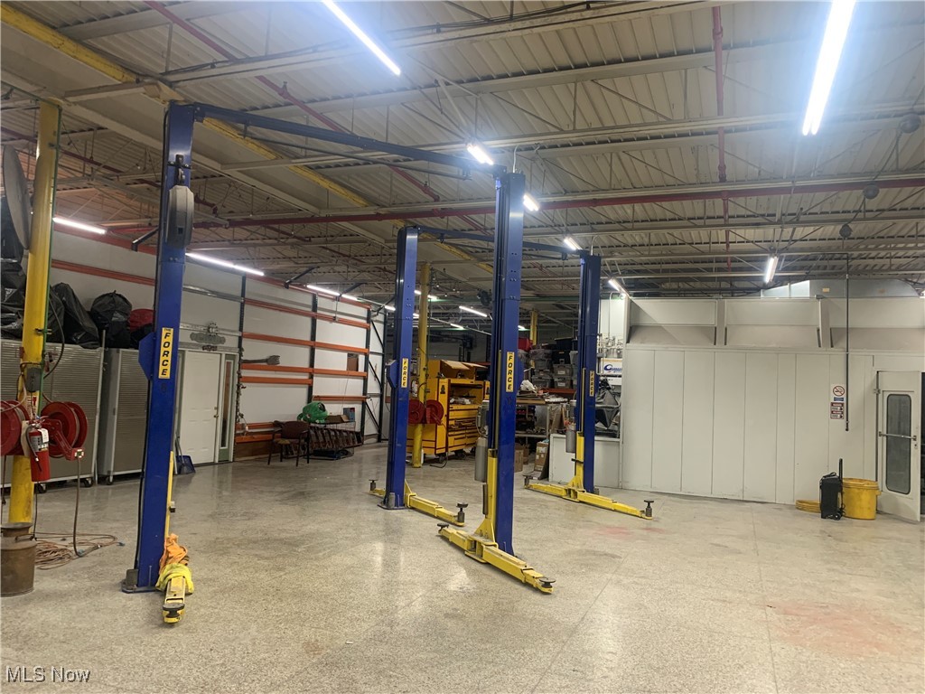 Worthy-Helwick Cos Mapleboro - Commercial Sale