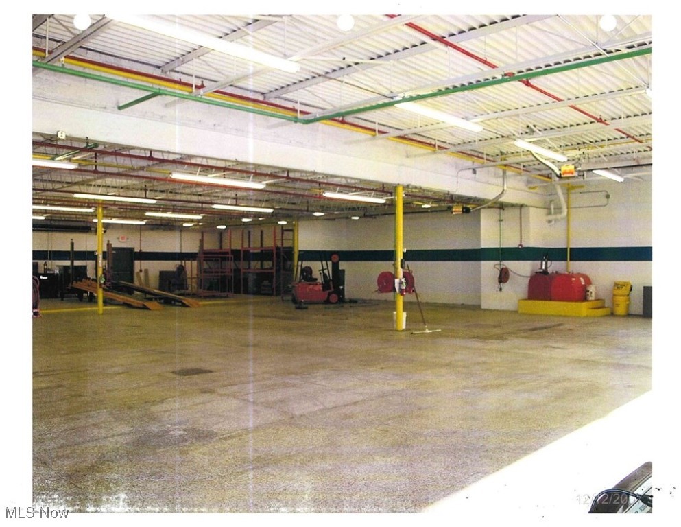 Worthy-Helwick Cos Mapleboro - Commercial Sale