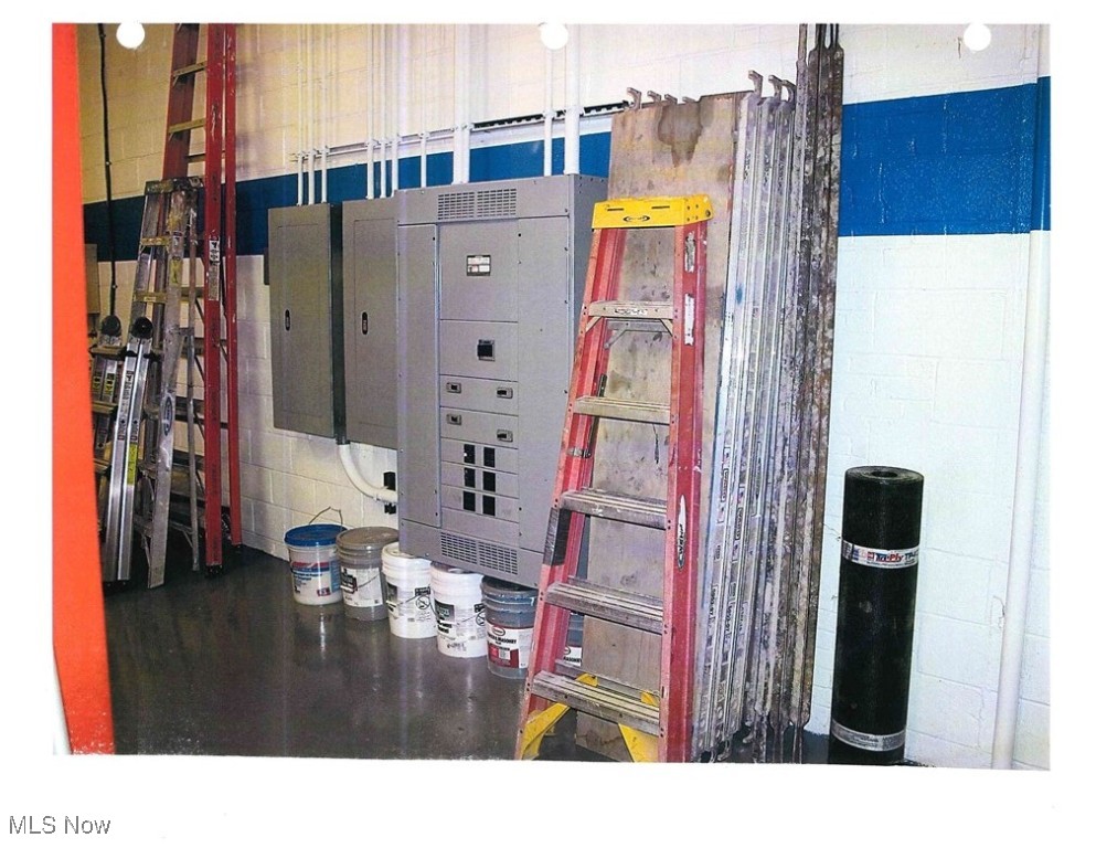 Worthy-Helwick Cos Mapleboro - Commercial Sale