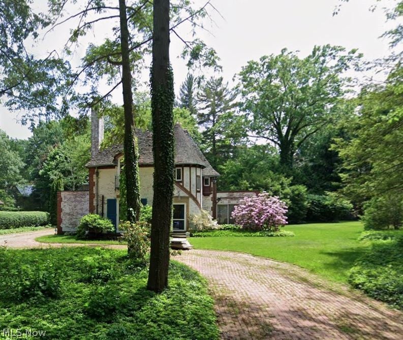 2120 Ridgewood Road