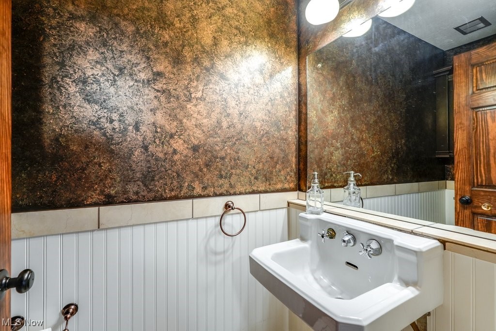 360 Forest Meadows Drive, Medina, Ohio image 19