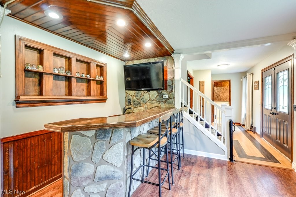 360 Forest Meadows Drive, Medina, Ohio image 6