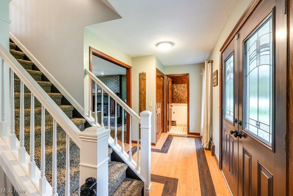 360 Forest Meadows Drive, Medina, Ohio image 2