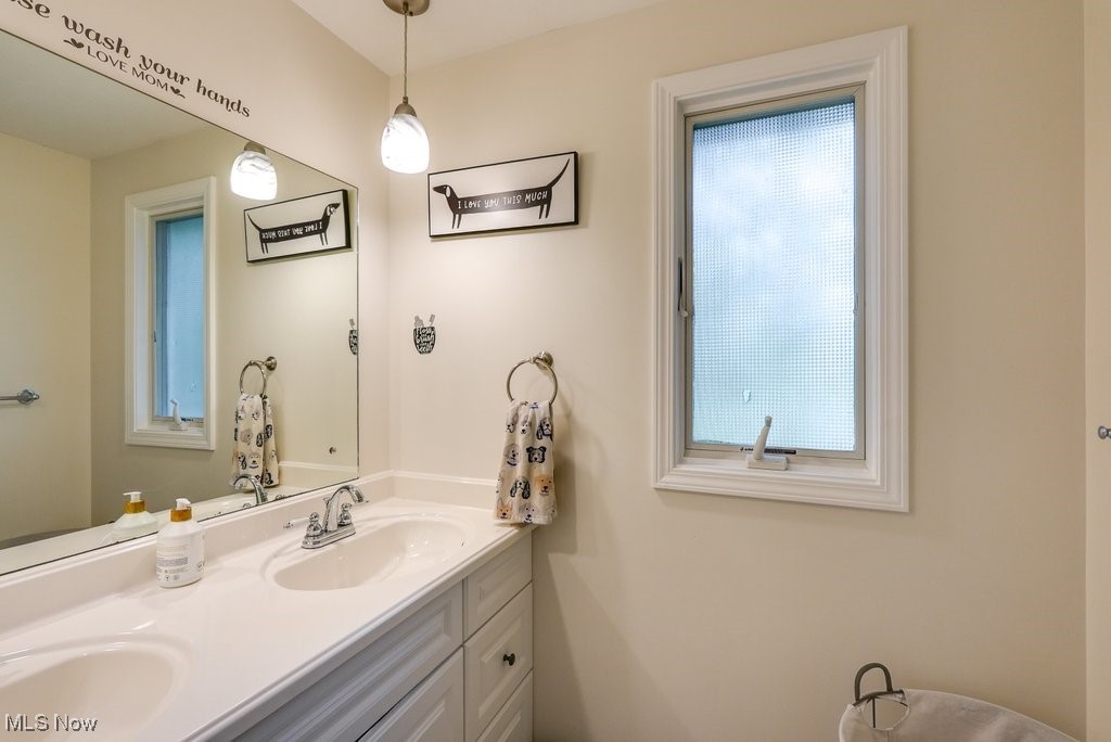 360 Forest Meadows Drive, Medina, Ohio image 27