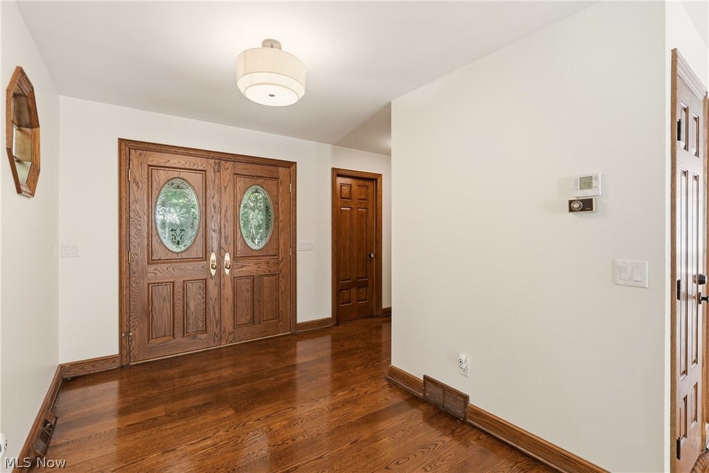 Photo of 5360 Som Center Road, Solon, OH 44139 (MLS # 5209682)