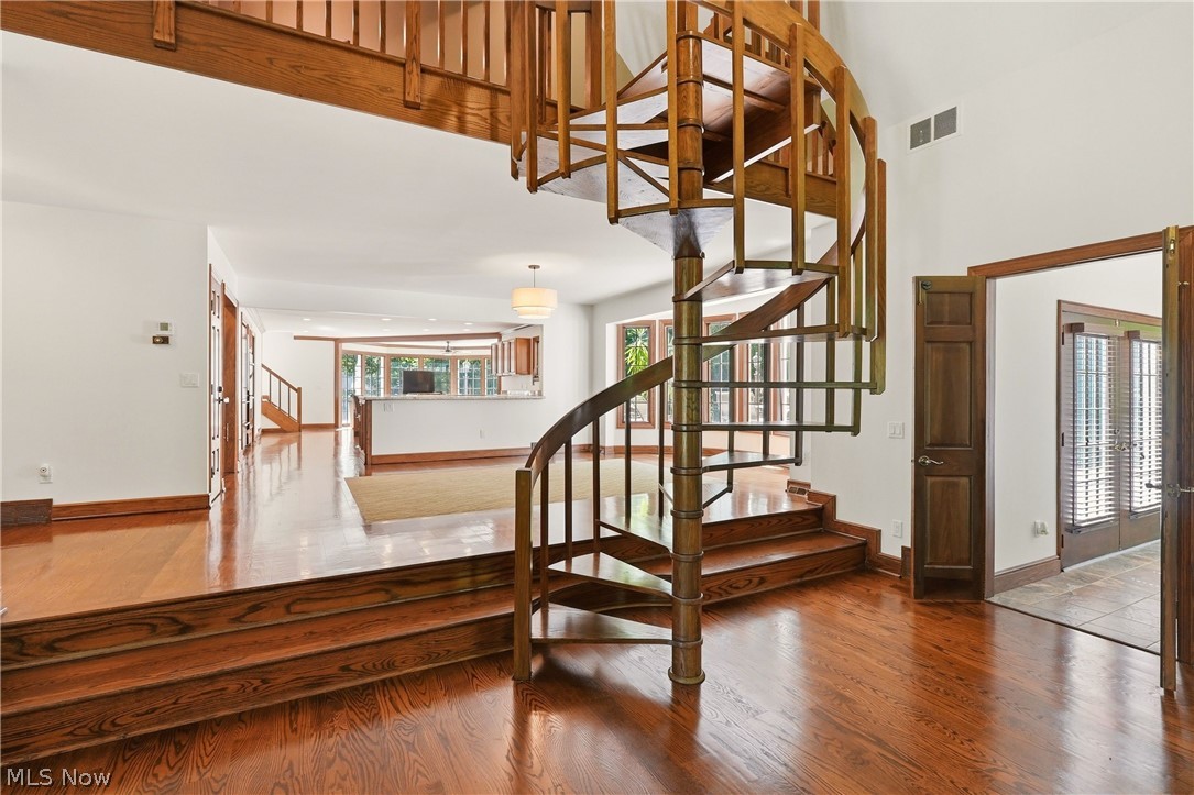 5360 Som Center Road