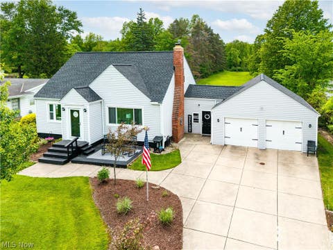 Homes For Sale - 11492 Ridge Road<br/> North Royalton, OH 44133