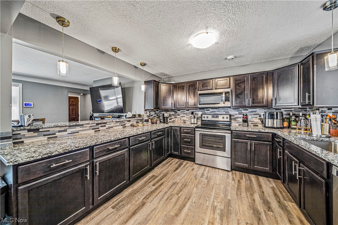 Lake Shore Blvd Estates - Residential