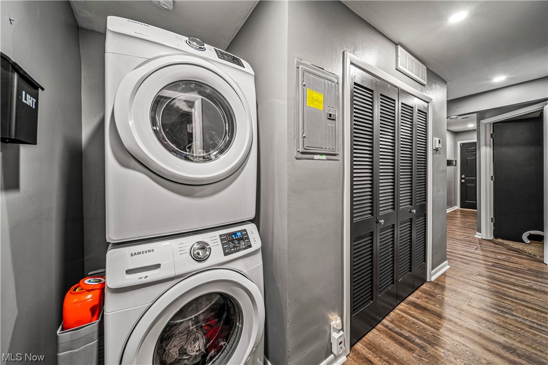 Lake Shore Blvd Estates - Residential