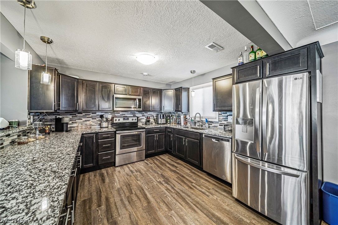 Lake Shore Blvd Estates - Residential