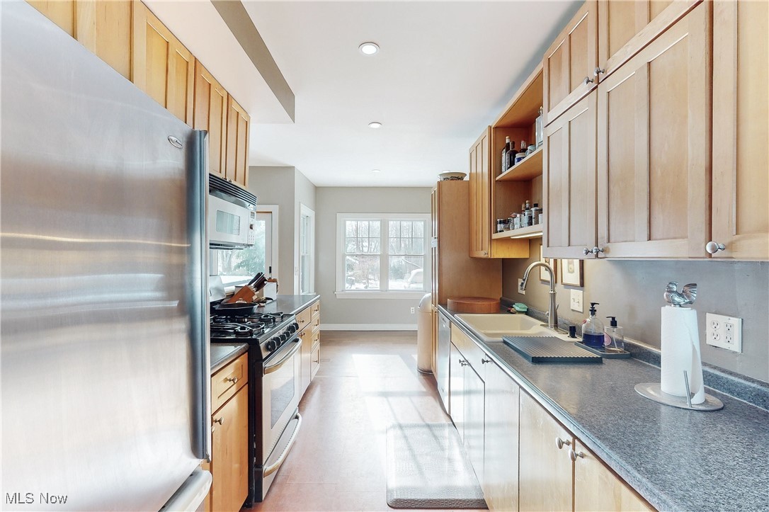 Orange, Ohio 44022, United States, 3 Bedrooms Bedrooms, ,2 BathroomsBathrooms,Residential,Pending,24348