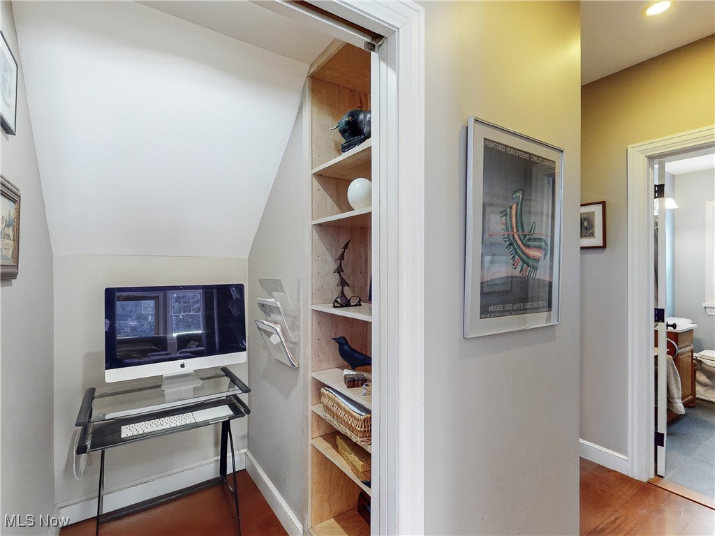 Orange, Ohio 44022, United States, 3 Bedrooms Bedrooms, ,2 BathroomsBathrooms,Residential,Pending,24348