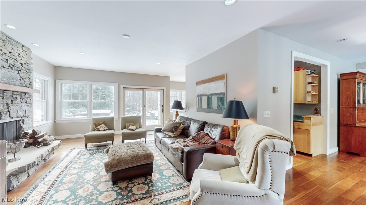 Orange, Ohio 44022, United States, 3 Bedrooms Bedrooms, ,2 BathroomsBathrooms,Residential,Pending,24348