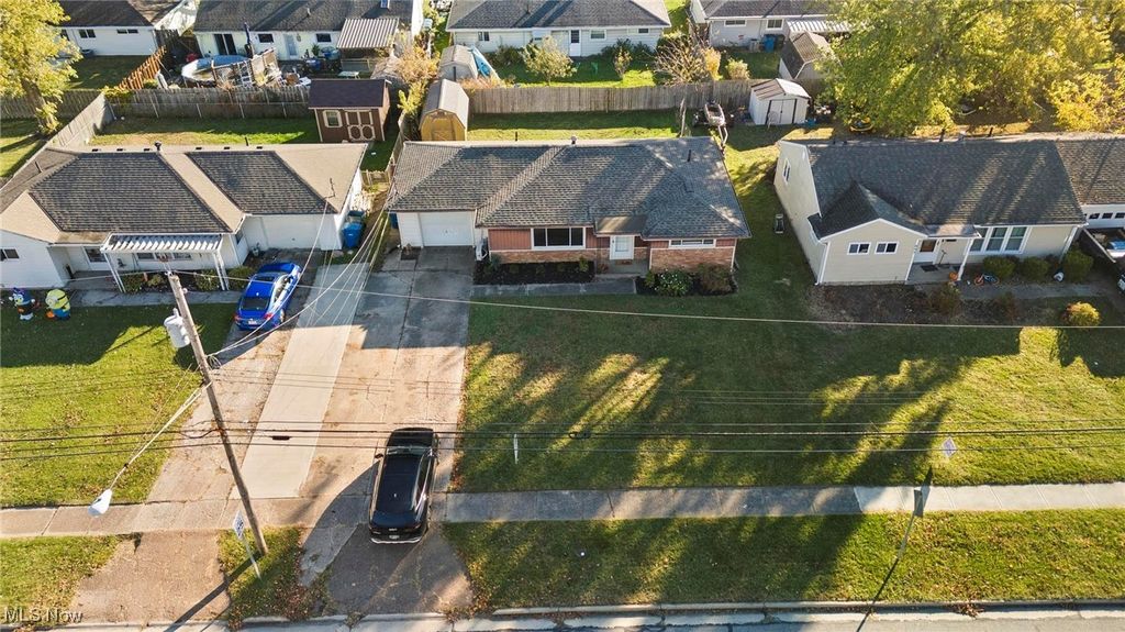 Photo of 885 Lake Breeze Road, Sheffield Lake, OH 44054 (MLS # 5167756)