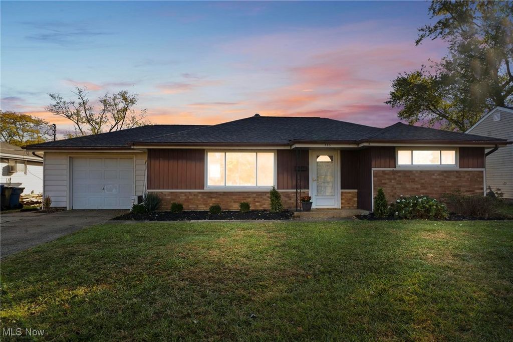 Photo of 885 Lake Breeze Road, Sheffield Lake, OH 44054 (MLS # 5167756)