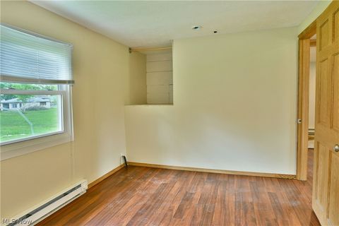 Tiny photo for 800 N Leavitt Road, Leavittsburg, OH 44430 (MLS # 5209314)